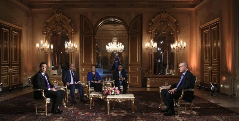 Ποια είναι η ερμηνεία του “ειρηνικού ξεσπάσματος” του Ερντογάν στην τουρκική (N)TV;